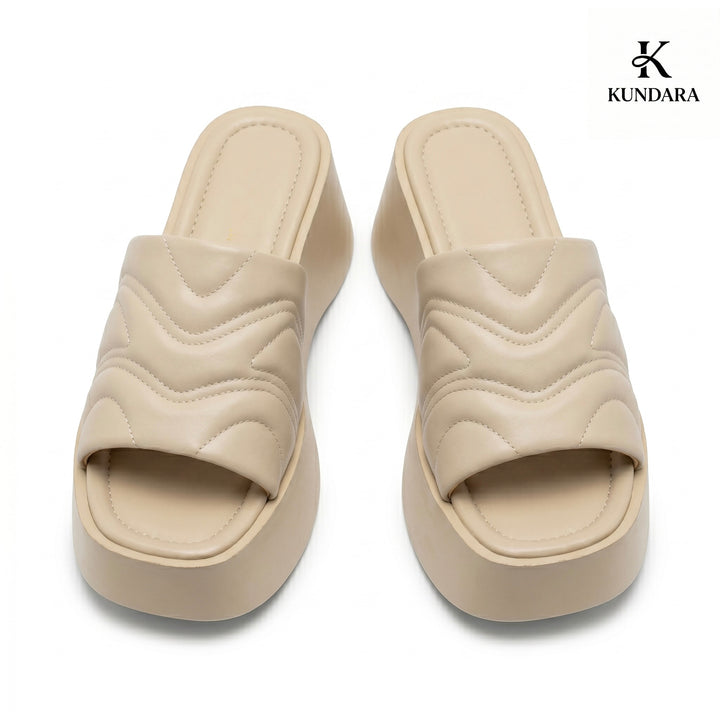 Aria Wave Platform Slipper